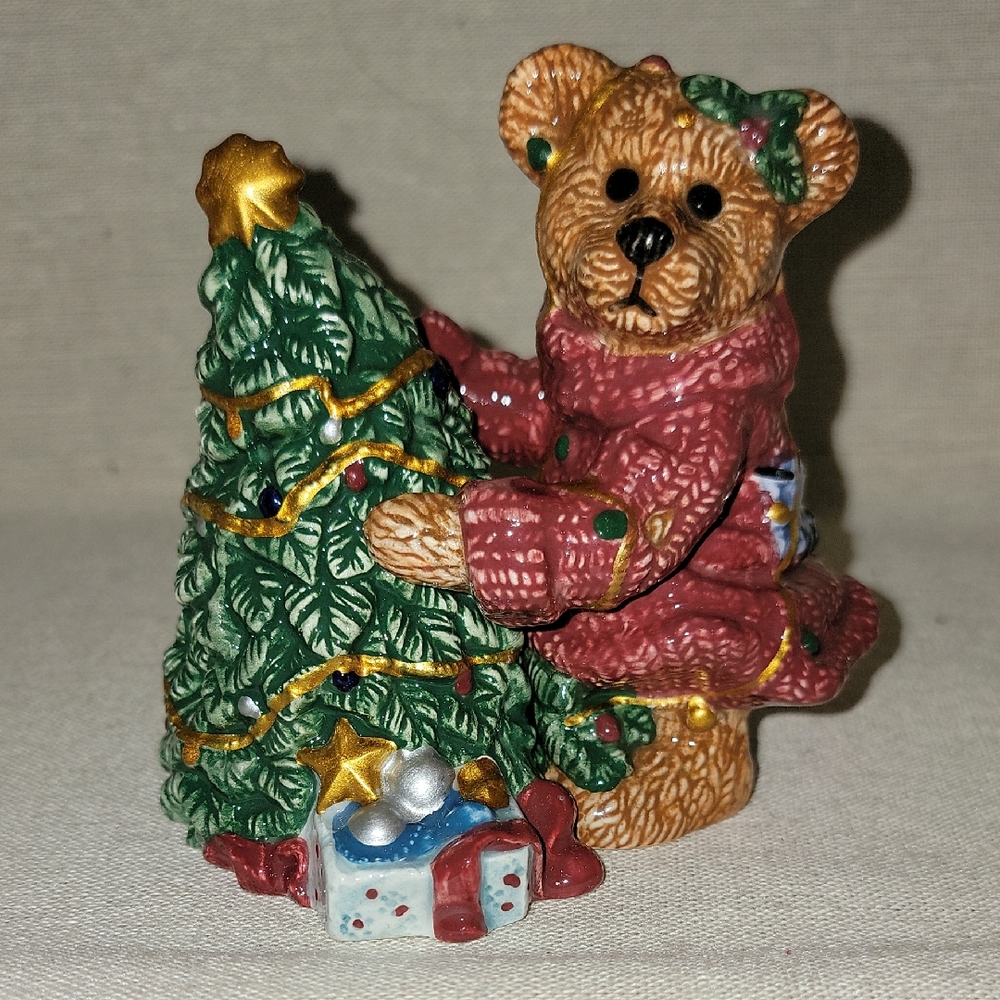 BOYDS BEARS CHRISTMAS SALT & PEPPER SHAKERS ELLIOT & THE TREE POTTERY WORKS